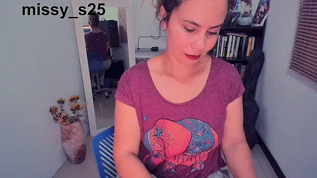 Snapshot of gigi_stephans chatting on March 6, 2026, 2:50 am gigi stephans online show from March 6, 2026, 2:50 am