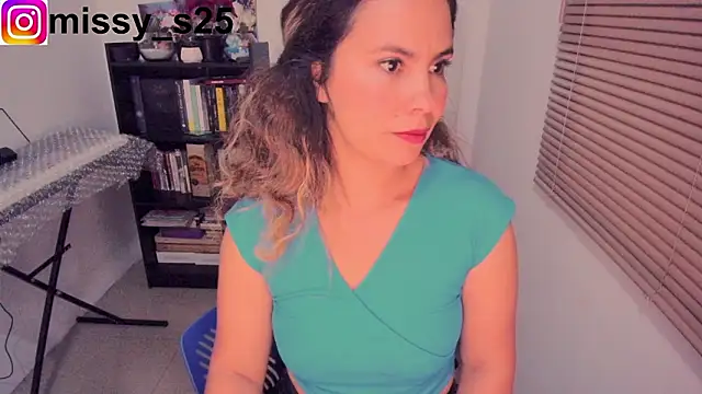 Snapshot of gigi_stephans chatting on February 9, 2026, 2:09 am gigi stephans online show from February 9, 2026, 2:09 am