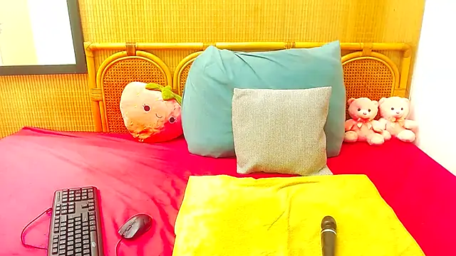 Snapshot of HugeMassiveBooty chatting on March 11, 2025, 2:07 pm HugeMassiveBooty online show from March 11, 2025, 2:07 pm