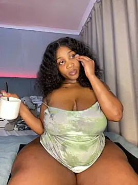 Snapshot of HugeMassiveBooty chatting on September 30, 2025, 11:00 pm HugeMassiveBooty online show from September 30, 2025, 11:00 pm