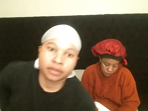 R-thequeen online show from September 26, 2025, 12:06 am