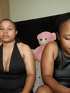 R-thequeen online show from June 15, 2026, 6:35 am