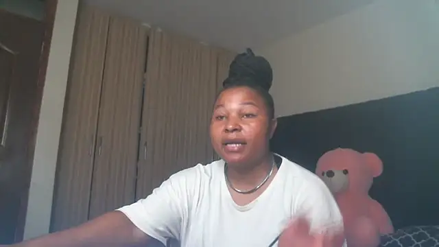 R-thequeen online show from July 29, 2026, 12:37 pm