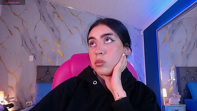 Julieta De Los Angeles online show from February 5, 2025, 9:46 am