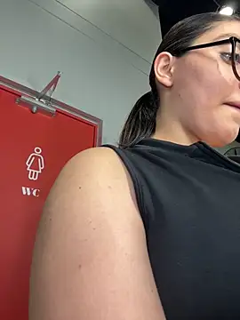 zui lu online show from March 10, 2025, 3:45 am