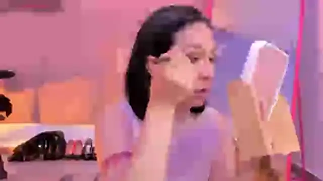 Snapshot of ameliaterry chatting on October 27, 2025, 1:56 pm ameliaterry online show from October 27, 2025, 1:56 pm