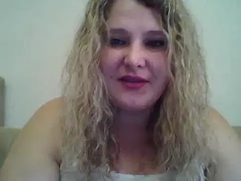 ParisMimi online show from November 13, 2025, 9:46 am