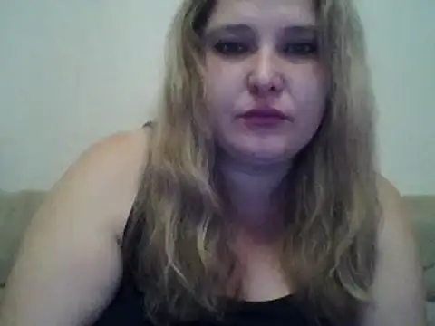 ParisMimi online show from November 17, 2025, 7:23 am