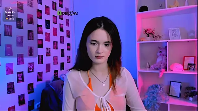 liana kisses online show from June 17, 2026, 6:51 pm