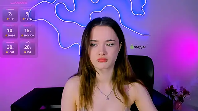 liana kisses online show from June 14, 2026, 6:42 pm
