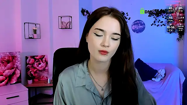 liana kisses online show from August 5, 2026, 7:41 pm