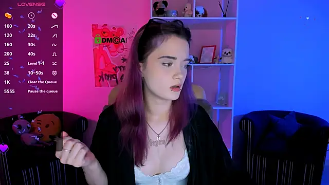 liana kisses online show from September 20, 2025, 7:08 pm