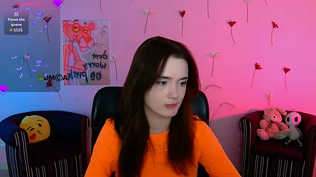 liana kisses online show from April 28, 2026, 2:49 am
