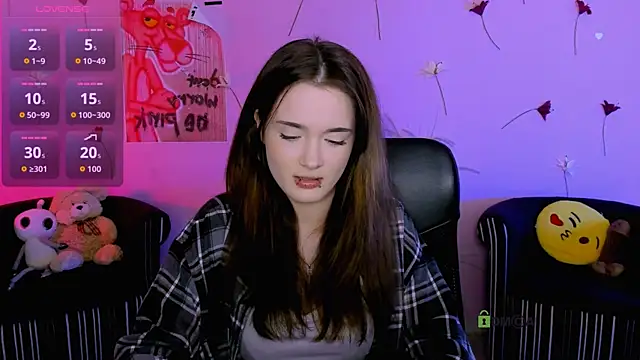 liana kisses online show from June 5, 2026, 6:57 pm