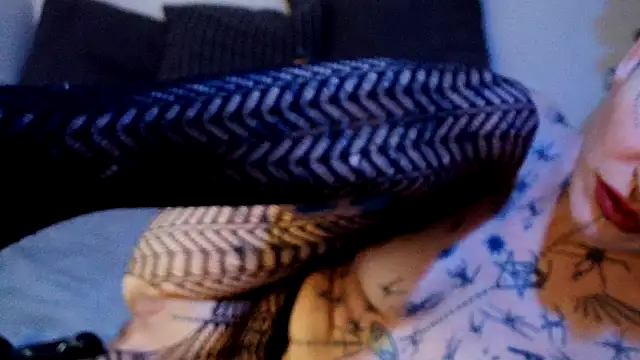 ValeryCrowley14 online show from February 10, 2026, 1:54 pm