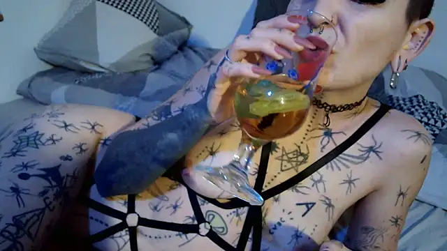 ValeryCrowley14 online show from March 9, 2026, 9:46 am