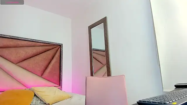 BarbaraKnox  online show from October 20, 2025, 12:02 am