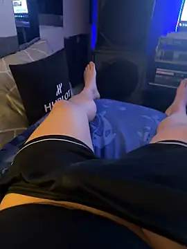 MatthewEmme online show from December 2, 2025, 11:50 pm