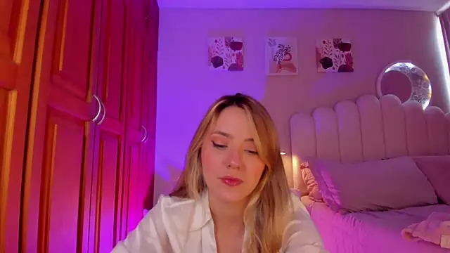 martinaaricci online show from February 24, 2026, 2:07 pm