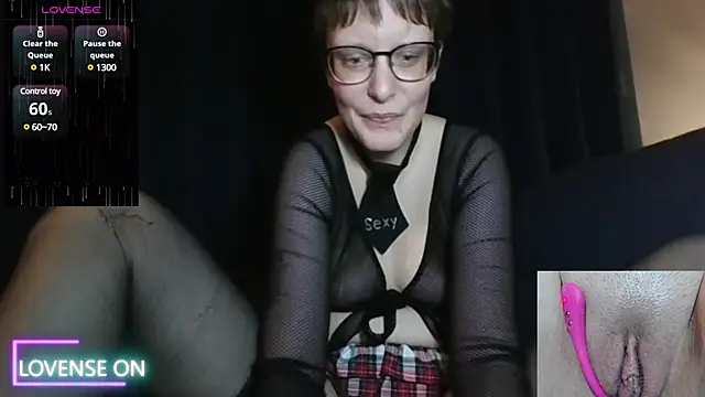 Snapshot of PernillaGirl chatting on December 10, 2024, 7:11 pm PernillaGirl online show from December 10, 2024, 7:11 pm