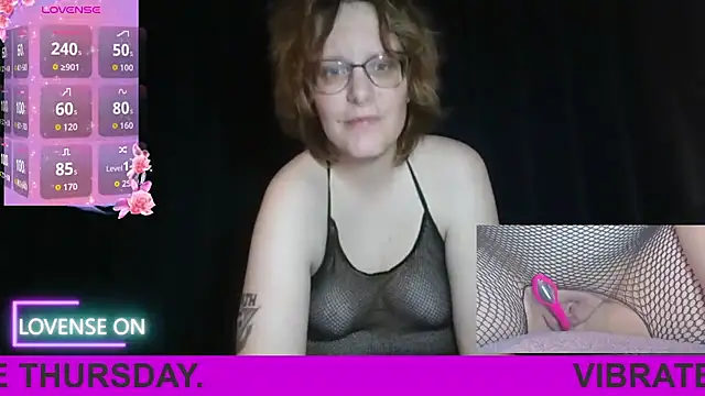 Snapshot of PernillaGirl chatting on October 2, 2025, 6:11 pm PernillaGirl online show from October 2, 2025, 6:11 pm