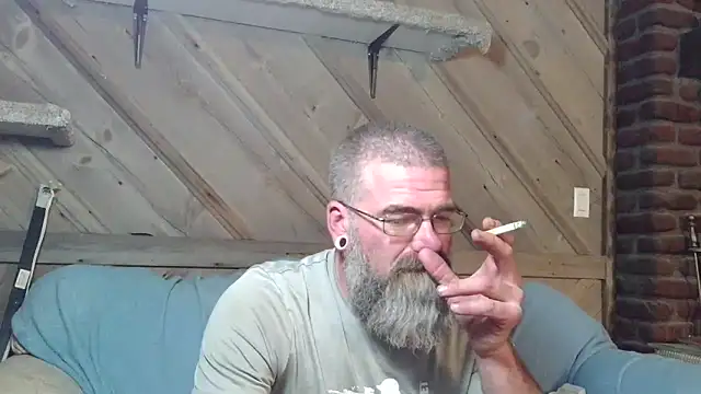 Snapshot of Clamsplitter420 chatting on March 21, 2026, 7:20 am Clamsplitter420 online show from March 21, 2026, 7:20 am