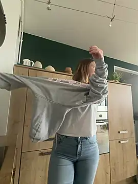 Nina blain online show from February 13, 2026, 9:53 am