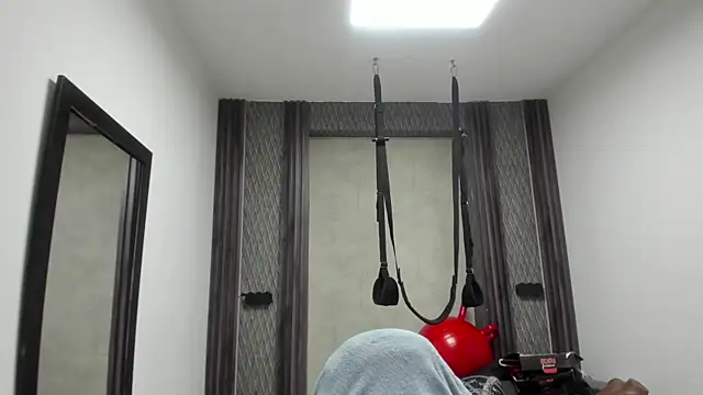 selene red  online show from May 7, 2026, 1:32 am