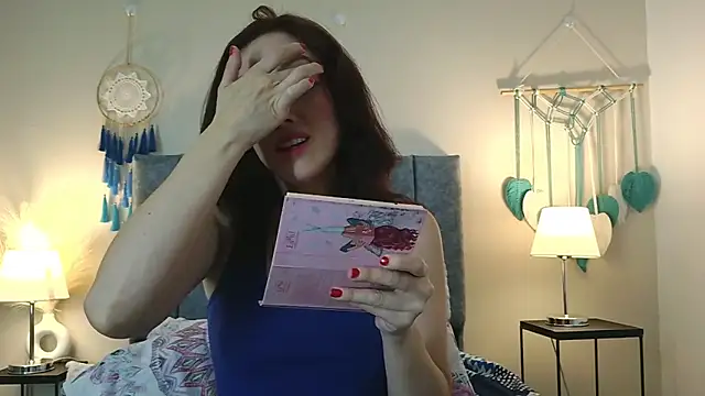 IberianMoonMK online show from February 19, 2026, 6:05 pm