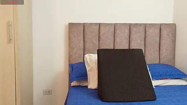 karina lewis  online show from March 15, 2025, 4:02 am