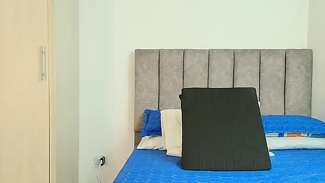 karina lewis  online show from March 22, 2025, 3:30 am