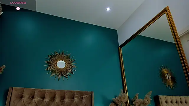 AprilWong online show from March 5, 2025, 5:50 am