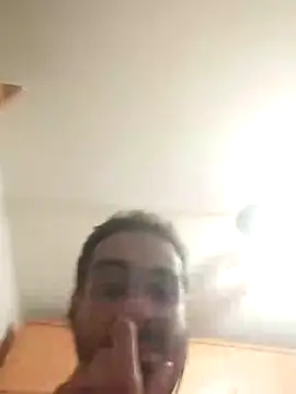 skrigul12 online show from October 4, 2025, 2:35 am