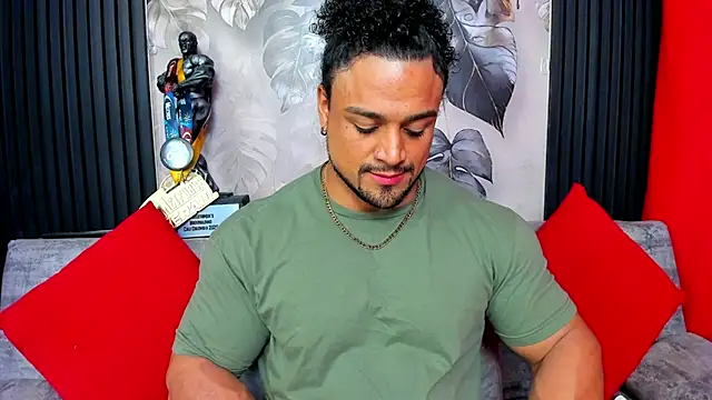 MikeEstevess online show from December 22, 2025, 9:31 am