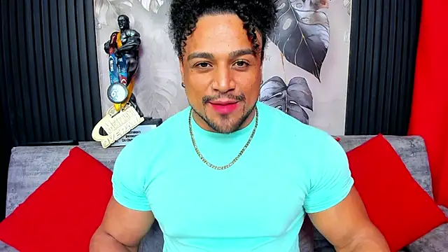 MikeEstevess online show from December 18, 2025, 7:35 am