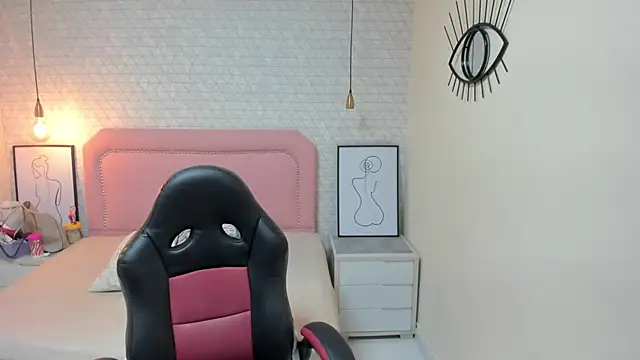 Kittytimberlake online show from October 3, 2025, 11:45 am