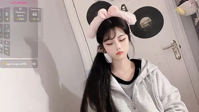 Qedgjwyz1 online show from March 6, 2025, 12:10 am