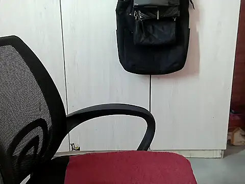 Destiny Desire online show from November 18, 2025, 12:52 pm