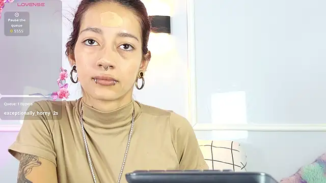 Snapshot of zorravioletta1 chatting on June 7, 2026, 12:10 pm zorravioletta1 online show from June 7, 2026, 12:10 pm