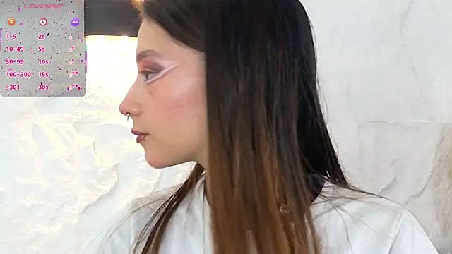 zorravioletta1 online show from October 8, 2025, 1:23 pm