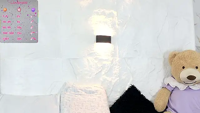 zorravioletta1 online show from November 8, 2025, 11:47 am