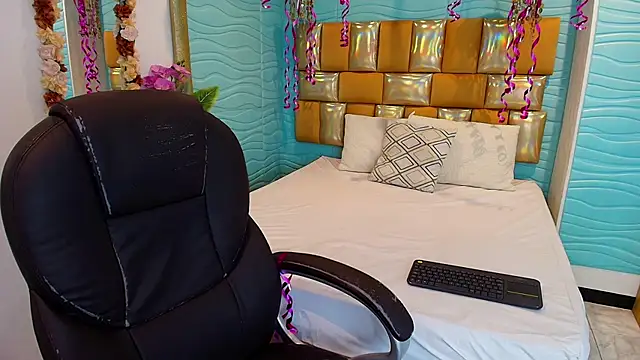 cherry chel online show from February 10, 2026, 7:24 pm