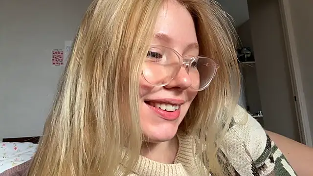 HoneyAudrey online show from September 14, 2025, 2:34 am