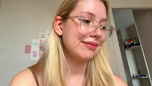 HoneyAudrey online show from September 11, 2025, 2:22 am