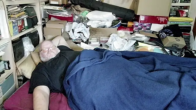 hadeszeuss2 online show from March 22, 2025, 5:52 pm