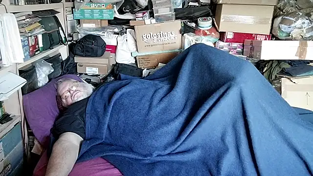 hadeszeuss2 online show from December 22, 2025, 3:23 pm