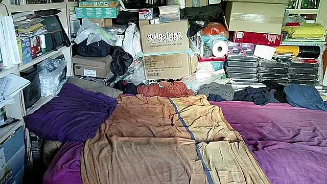 hadeszeuss2 online show from September 18, 2025, 4:54 pm