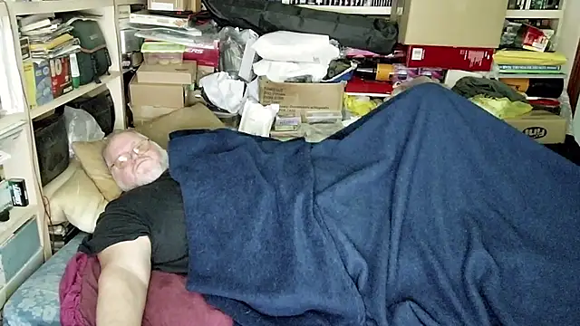 hadeszeuss2 online show from March 11, 2025, 8:53 pm