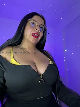 Devilsweet17 online show from March 4, 2025, 2:49 am