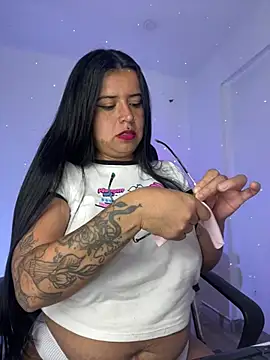 Devilsweet17 online show from March 14, 2025, 11:00 pm